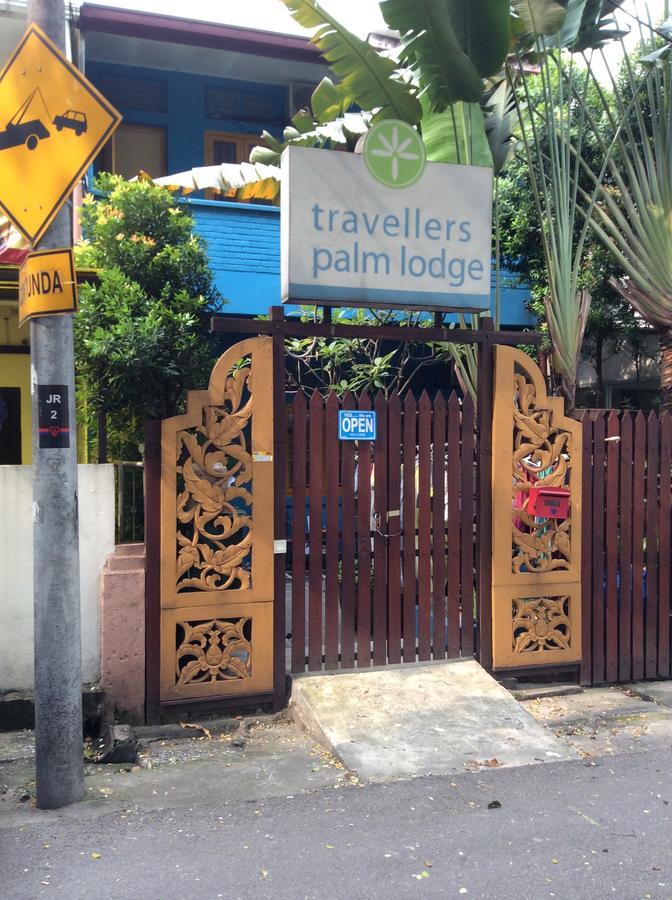 Katil Travellers Palm *